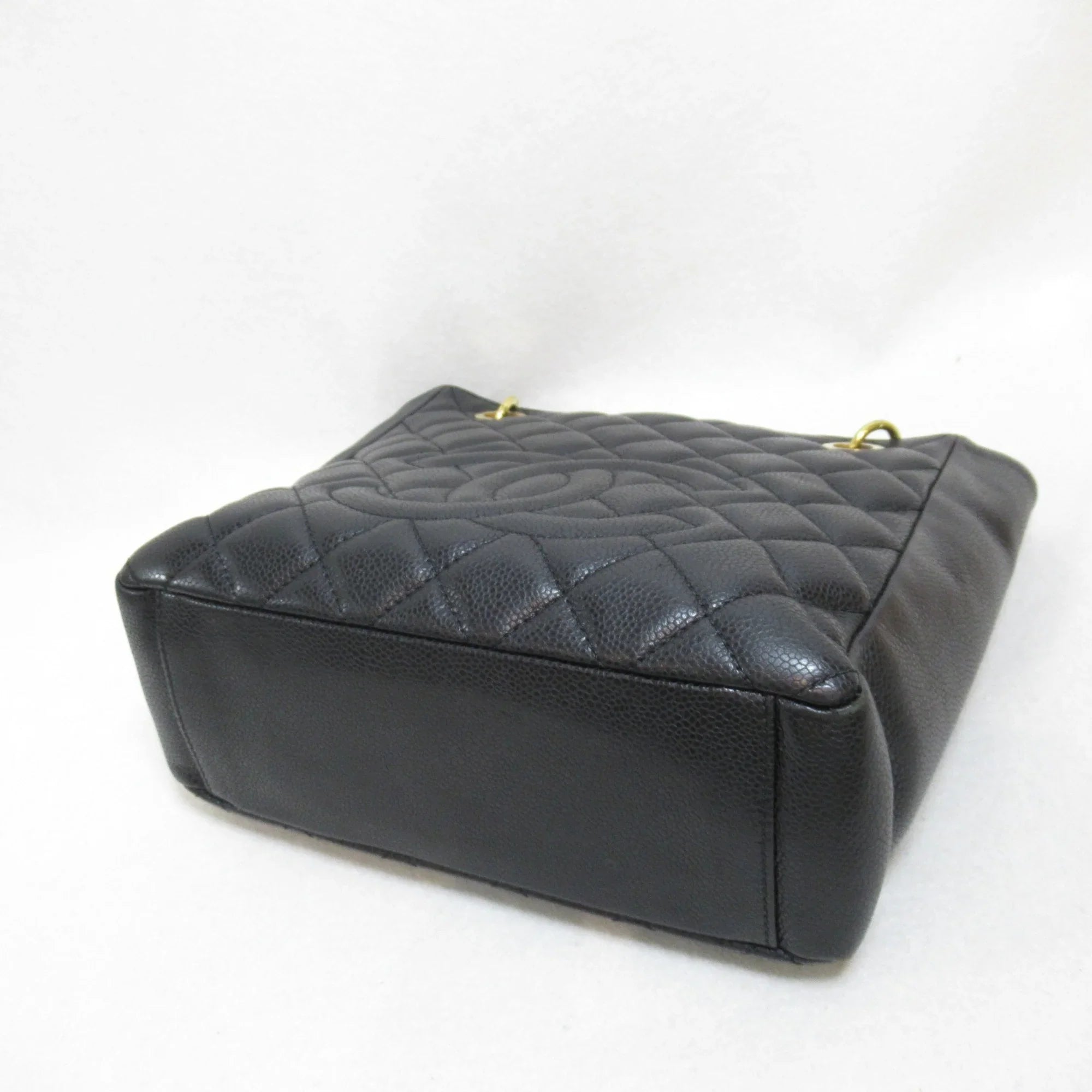 Pre-Owned CHANEL Matelasse ChainShoulder Bag Black Caviar Skin (Grained Calf) (Fair)