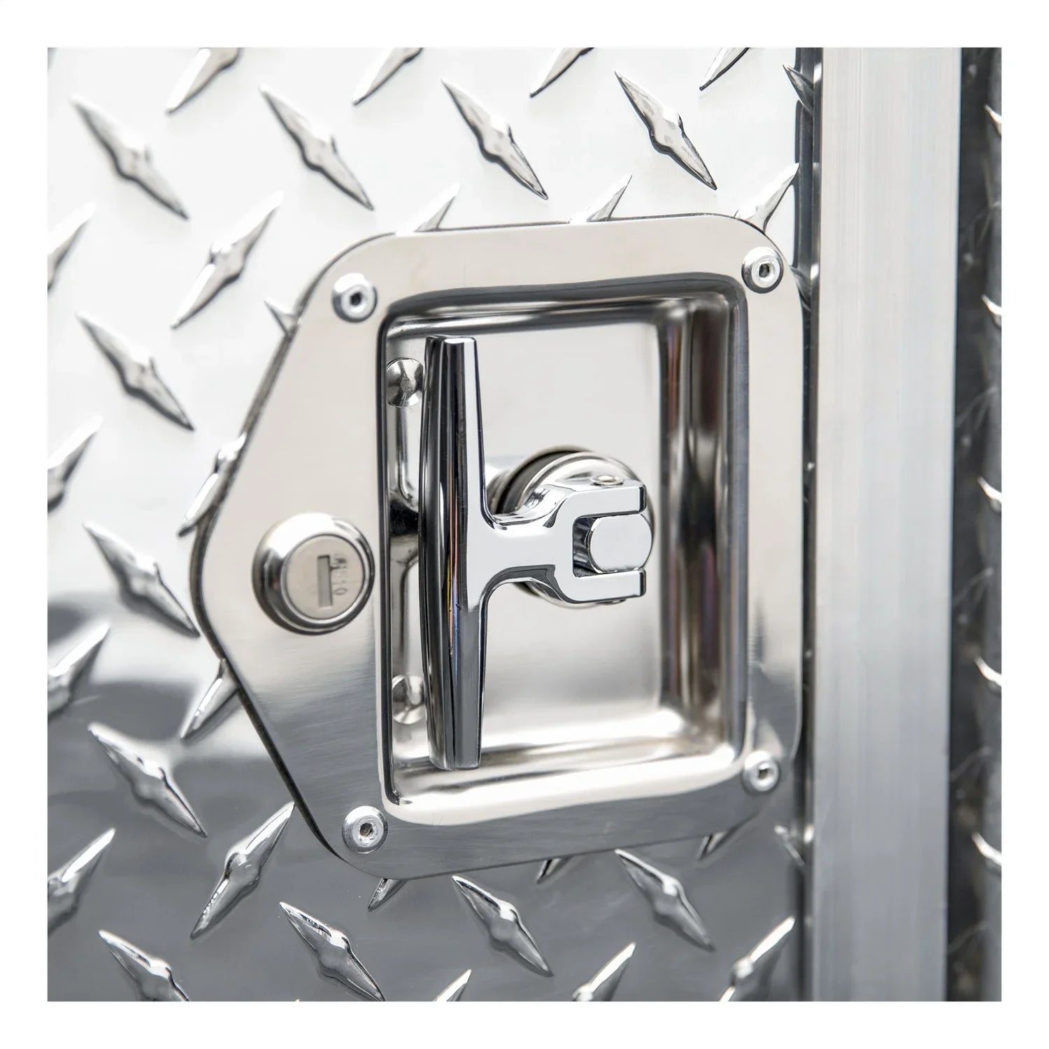 UWS/United Welding Services DB-3636 UWSDB-3636 ONE DOOR DIAMOND PLATE ALUMINUM SOUTHERN DOG BOX (36X36 SQUARE BASE 24IN TALL)