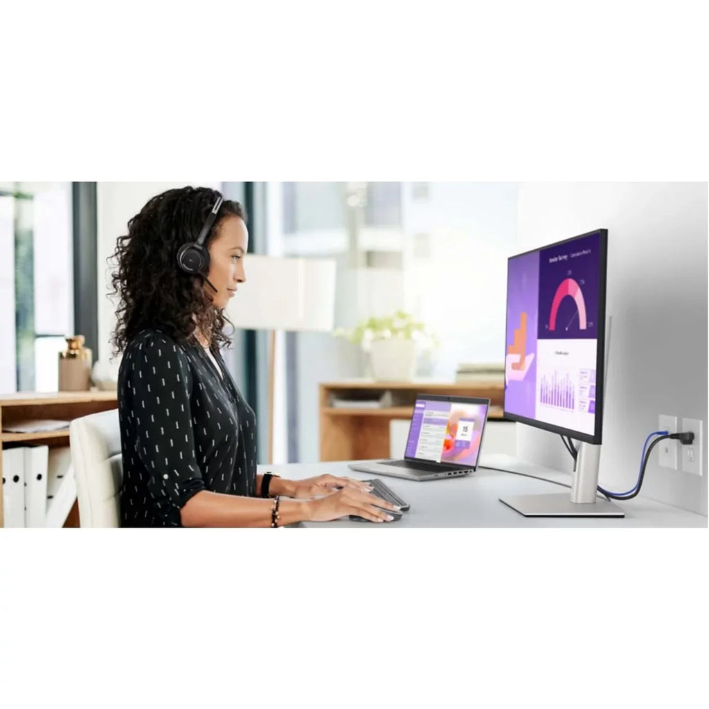 Dell 32\" 3840 x 2160 LCD ComfortView Plus, sRGB Monitor, Black & Silver, P3223QE