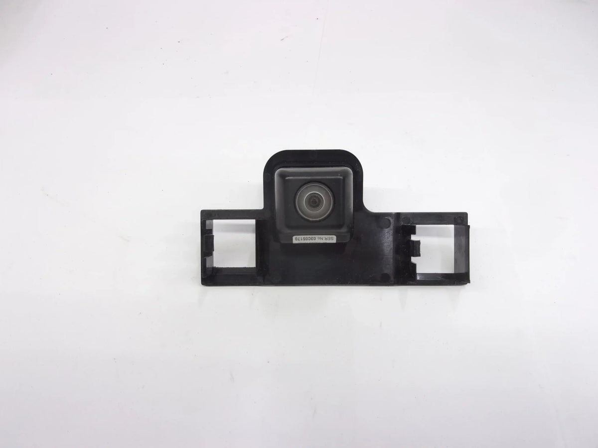 Pre-Owned 2011-2012 Toyota Sienna Rear View Backup Camera ID 86790-45030 OEM (Good)