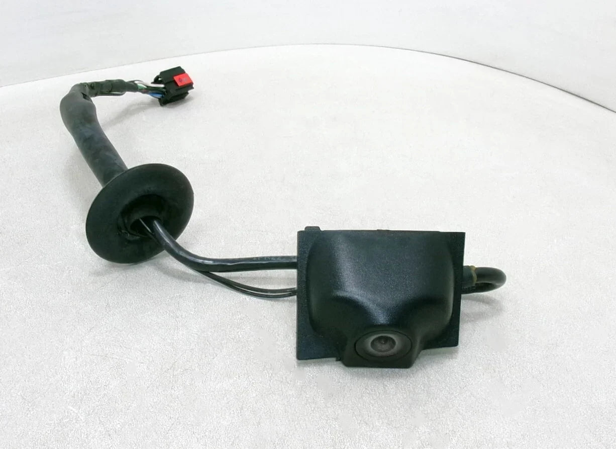 Pre-Owned 2016 Dodge Caravan Rear View Backup Camera OEM (Good)